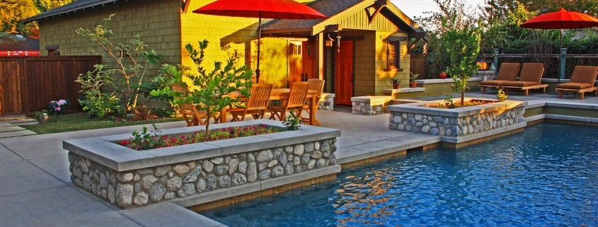 Patio poolside with jacuzzi