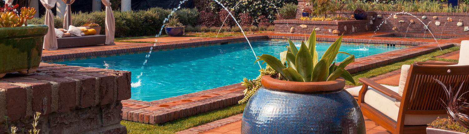 English Garden Pool with Sprinkler