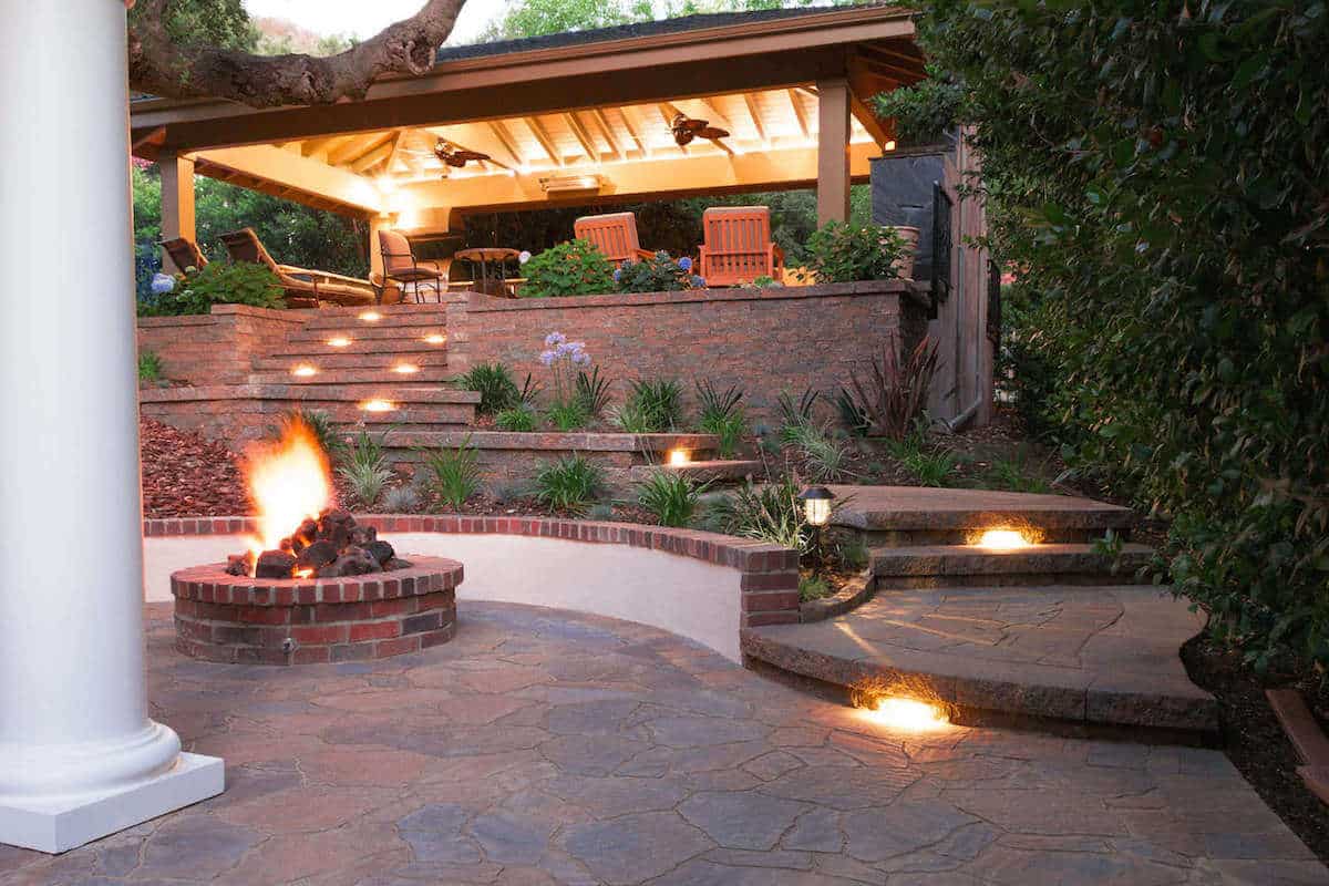 Outdoor Patio and Fire pit with Raised Seating Area