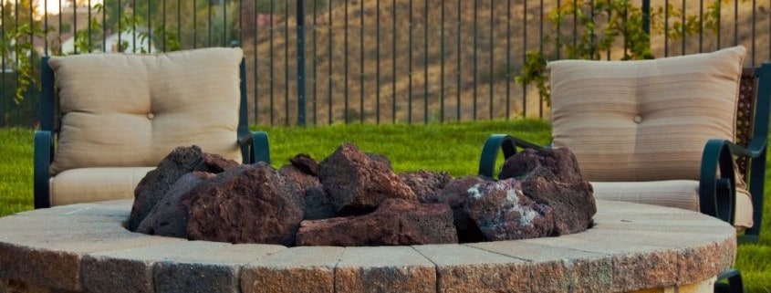 Choosing the Best Outdoor Fireplaces