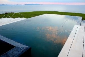 Custom Swimming Pools