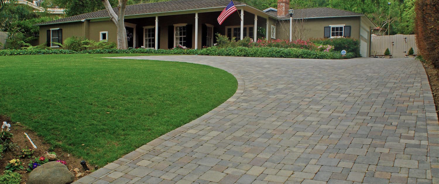 Driveway with paving stone design