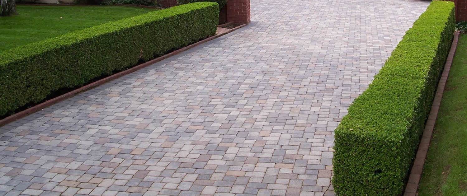 Driveway with paving stone design
