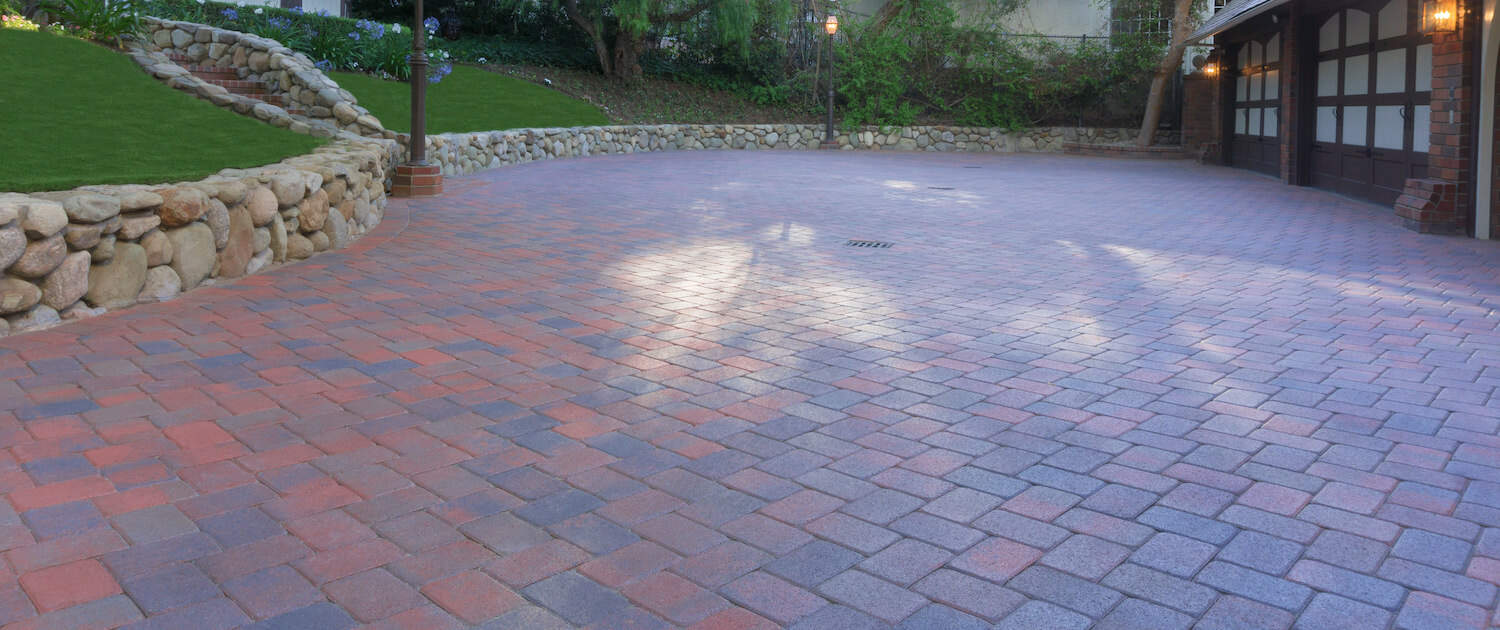 Driveway with paving stone design