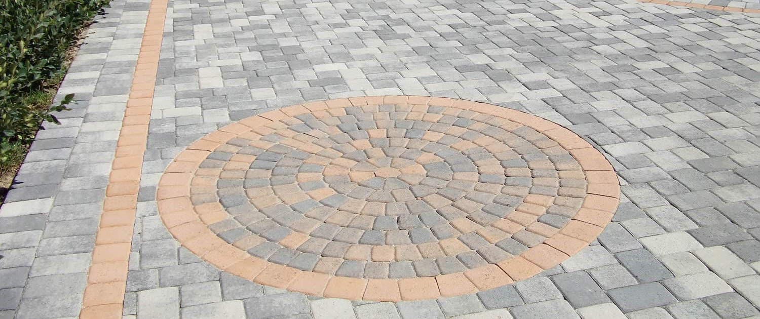 Driveway with paving stone design