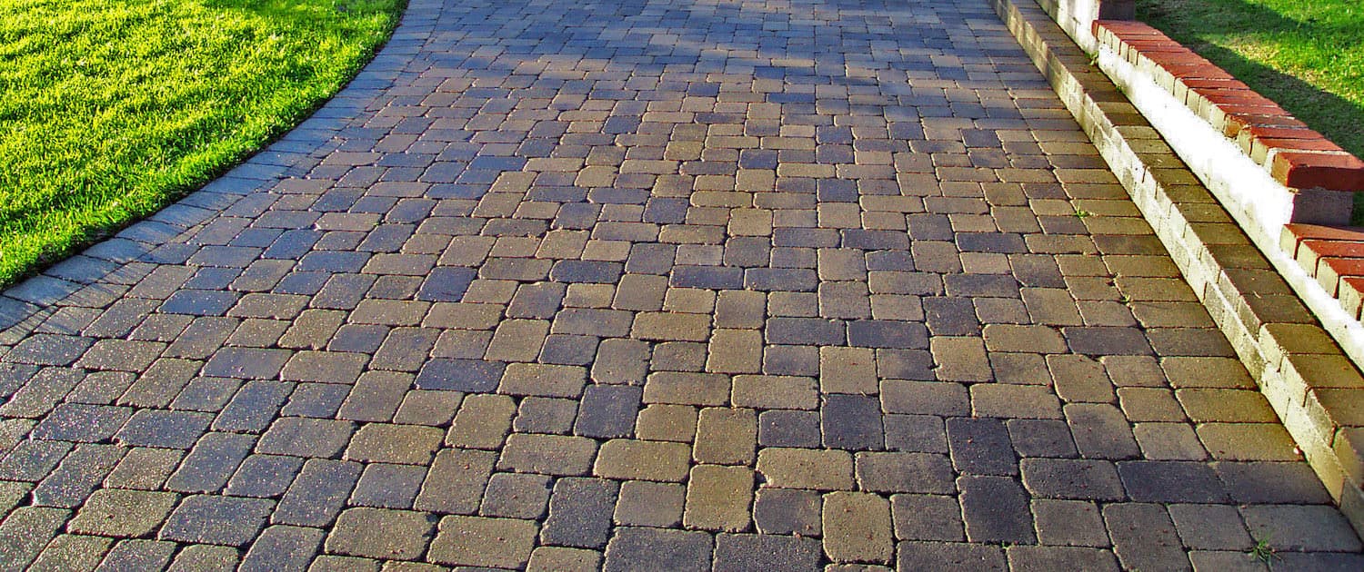 Driveway with paving stone design