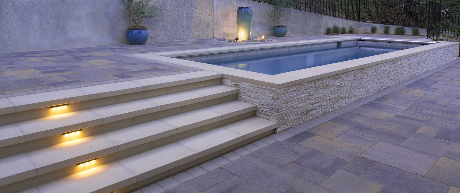 Pool Deck design made with stairs