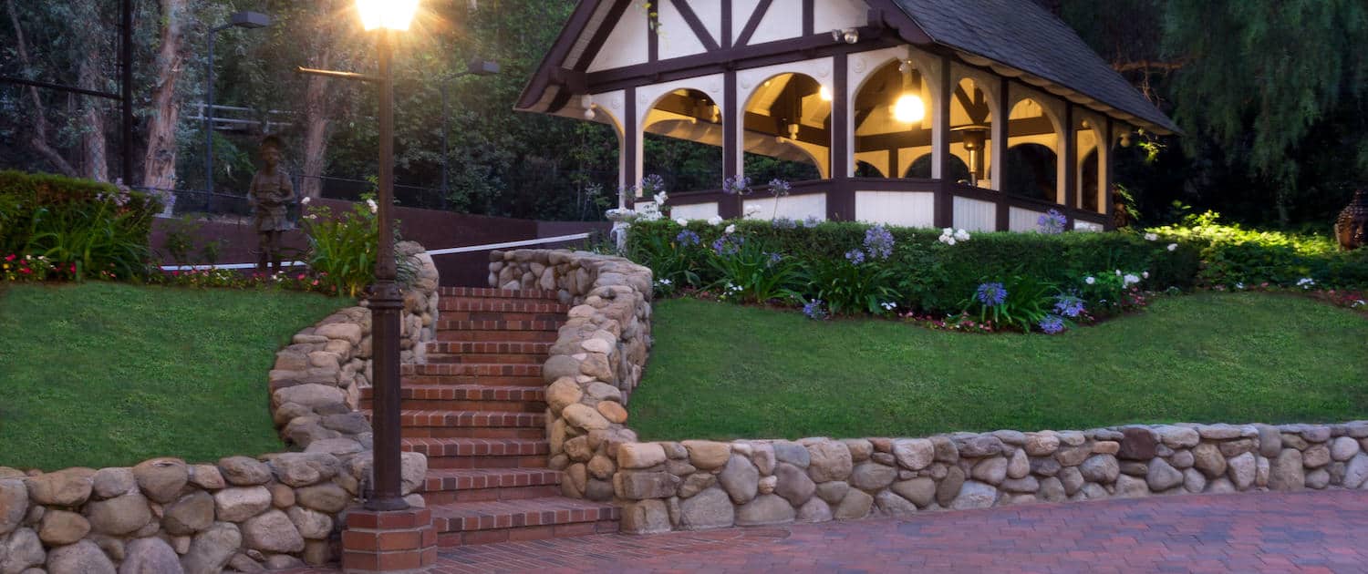 paving stone walkway design with stairs