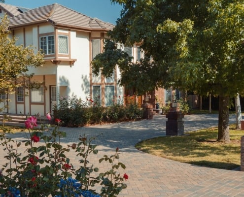 Gall Driveway with paving stone design