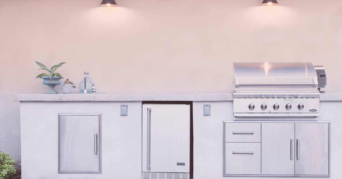 outdoor kitchen design in white color